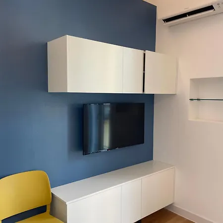 Paoli Apartament *